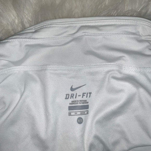 Nike white🤍 dri-fit shorts - Picture 5 of 6